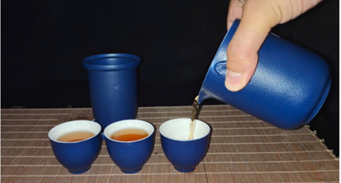 大宋定窯藍(lán)釉快客杯套裝，讓你隨時(shí)隨地沖出一杯香茗