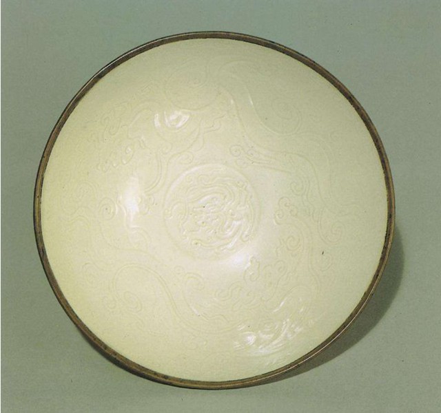 北宋定窯劃花螭紋碗 北宋定窯劃花螭紋碗